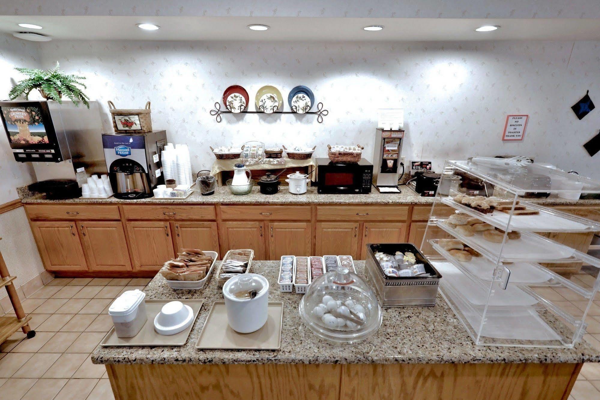 Lancaster Inn & Suites Manheim Eksteriør billede